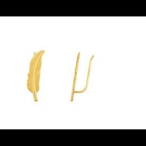 14kt yellow gold feather climber earring.